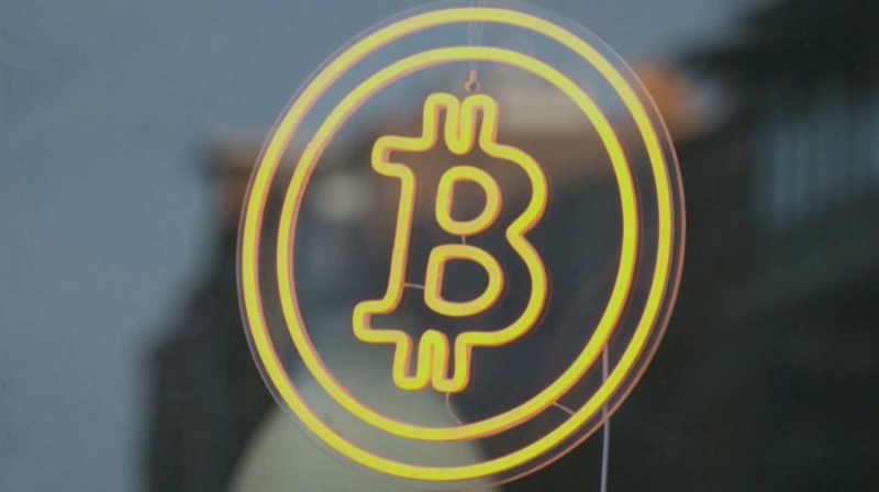 Курс биткоина впервые в истории торгов превысил $100 тысяч