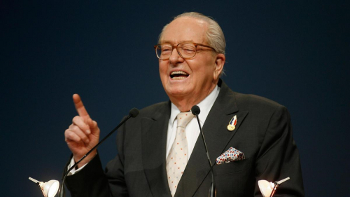 Во Франции разгромили могилу основателя "Национального фронта" Ле Пена