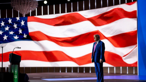 Экс-чиновников Байдена поразила политика Трампа на Ближнем Востоке